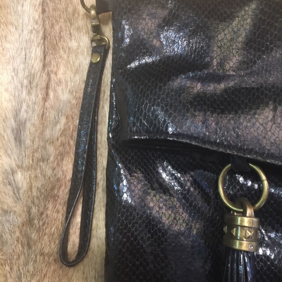 Deena & Ozzy Oversized Black Python Clutch - Picture 3 of 7